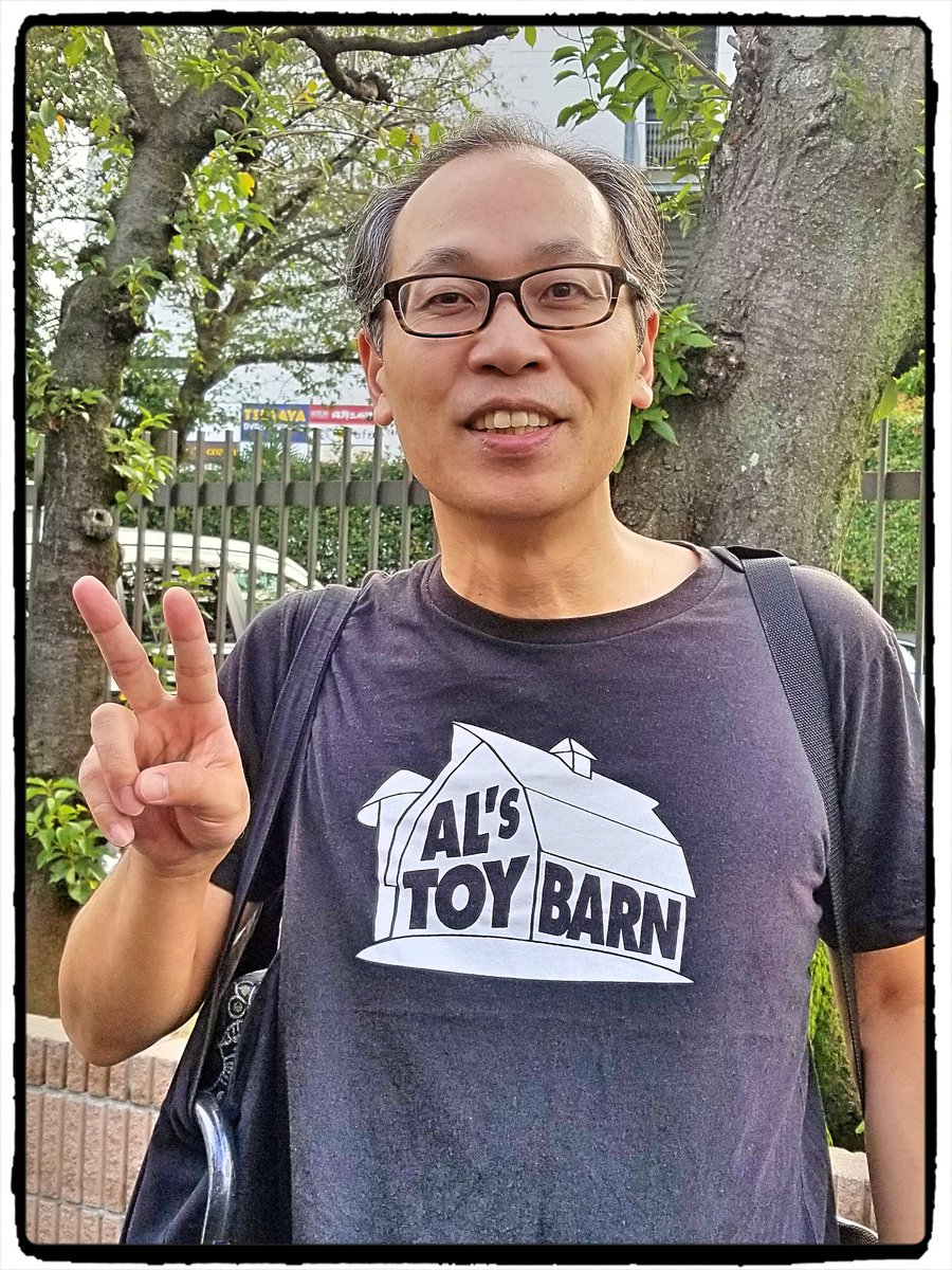 八嶋智人 てなわけで 昨日 前から変質者が現れた と思ったら 同い年のボッキーこと正名僕蔵くんだった よく見るとカッコイイのよな お顔にたくさん物語があるよね