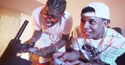 Estreno: Quimico UltraMega Ft. Flamen Beretta - Una Merca ((Video Oficial)) dlvr.it/QkDq87