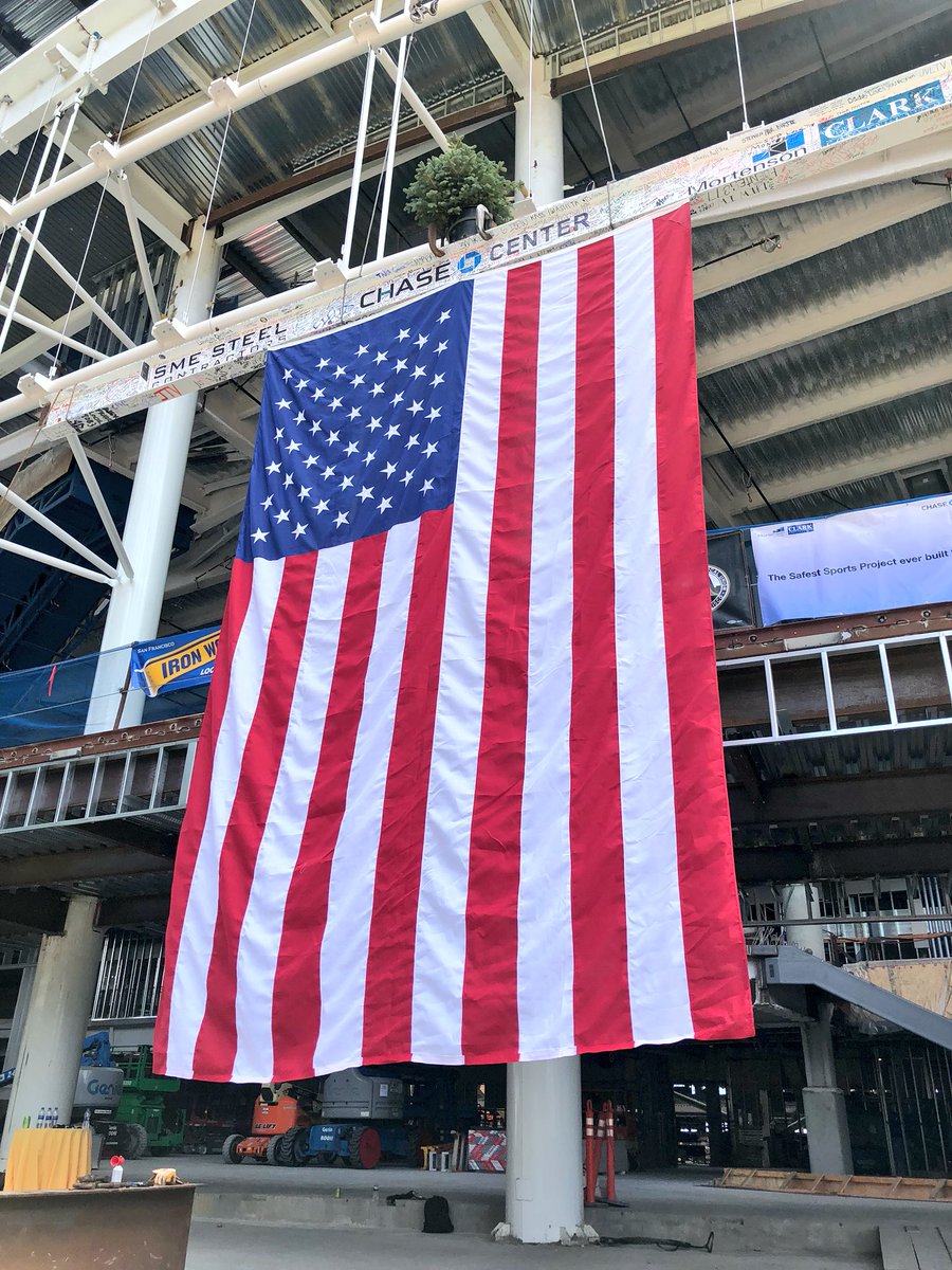 SFOCII's tweet image. Construction of the @ChaseCenter took a major step towards completion today with a topping out ceremony for the ages! Congratulations to all the construction workers and community leaders who continue to work tirelessly on making this project a reality.