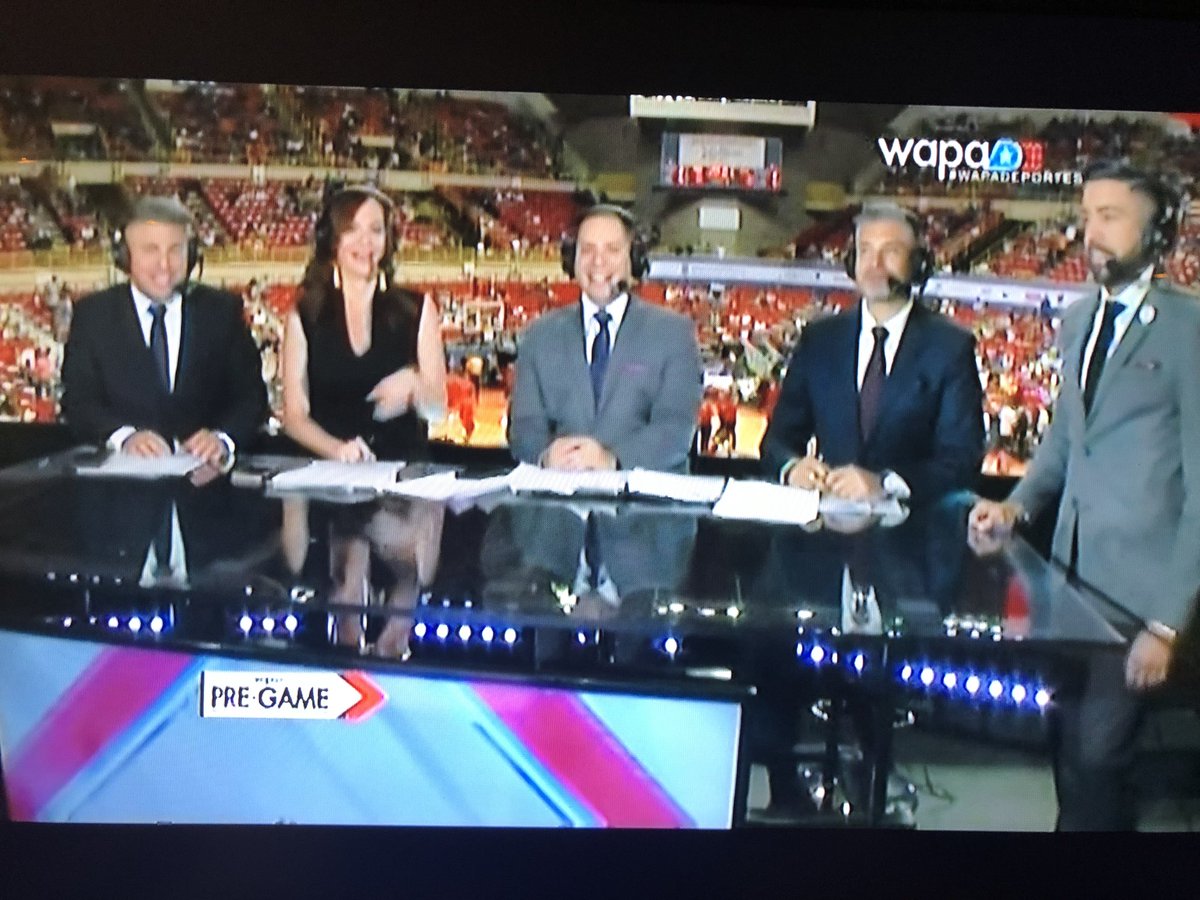 FranchelleSalon's tweet image. Viendo a mis favoritos en el #PreGameShow de #wapadeportes el @deplaymaker @leoarill y la belleza en los deportes la @Natmelendez5. 💪🇵🇷💈@wapadeportes