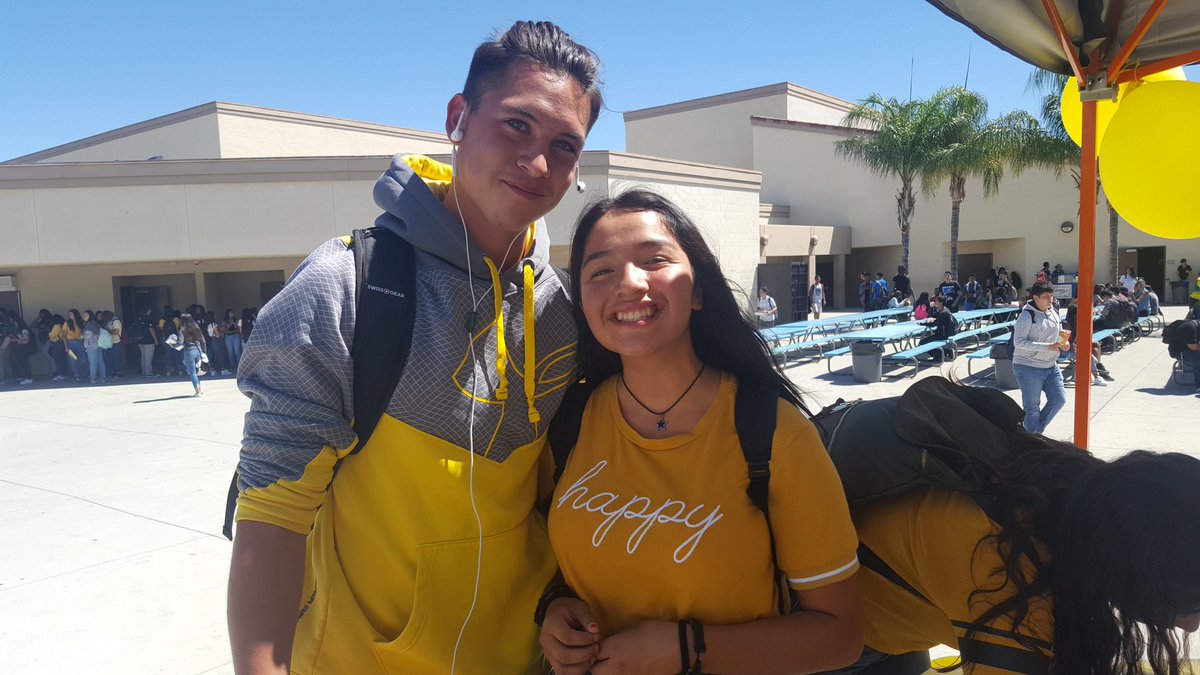 Chloe.Collins tweet media