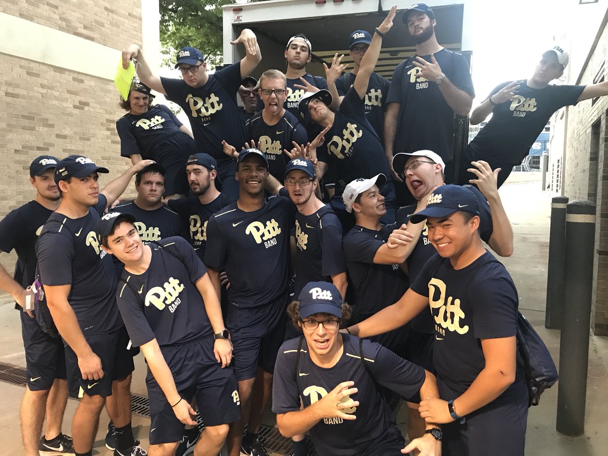 MKYPitt's tweet photo. Baby’s first truck loading! #sports #champs #Fall2k18 #ANEM https://t.co/7GqOSZ9Cwt
