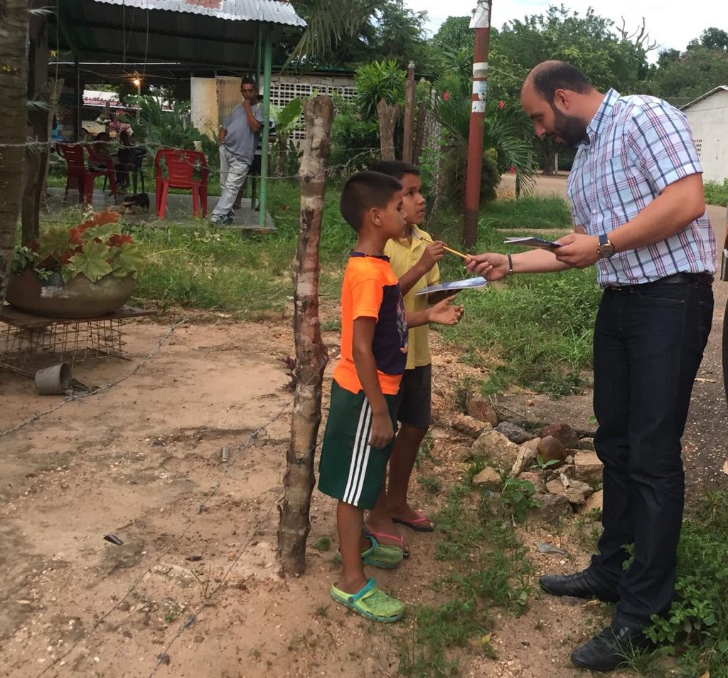 Nos sigue moviendo el amor por nuestro  país. La esperanza la seguimos llevando a cada rincón, tenemos como compromiso el rescate de los valores y principios, q nuestros niños puedan disfrutar su niñez y se le garantice una educación digna. Caserío de Periquito, Aguasay #Monagas