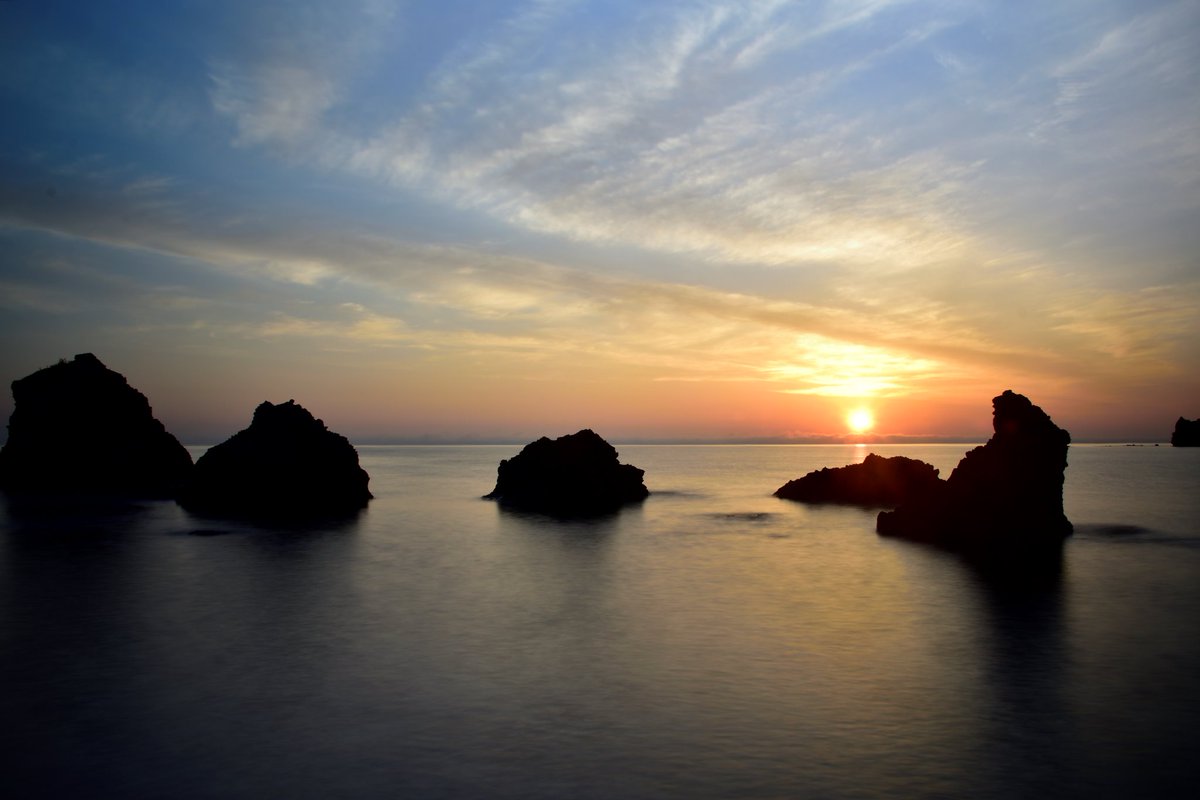 GtakapT's tweet photo. 小樽豊井浜で朝日を撮影してきました
海と朝日からパワーをもらってきました
#写真撮ってる人と繋がりたい #風景写真 #photography #朝日 https://t.co/5nhbntvvaP