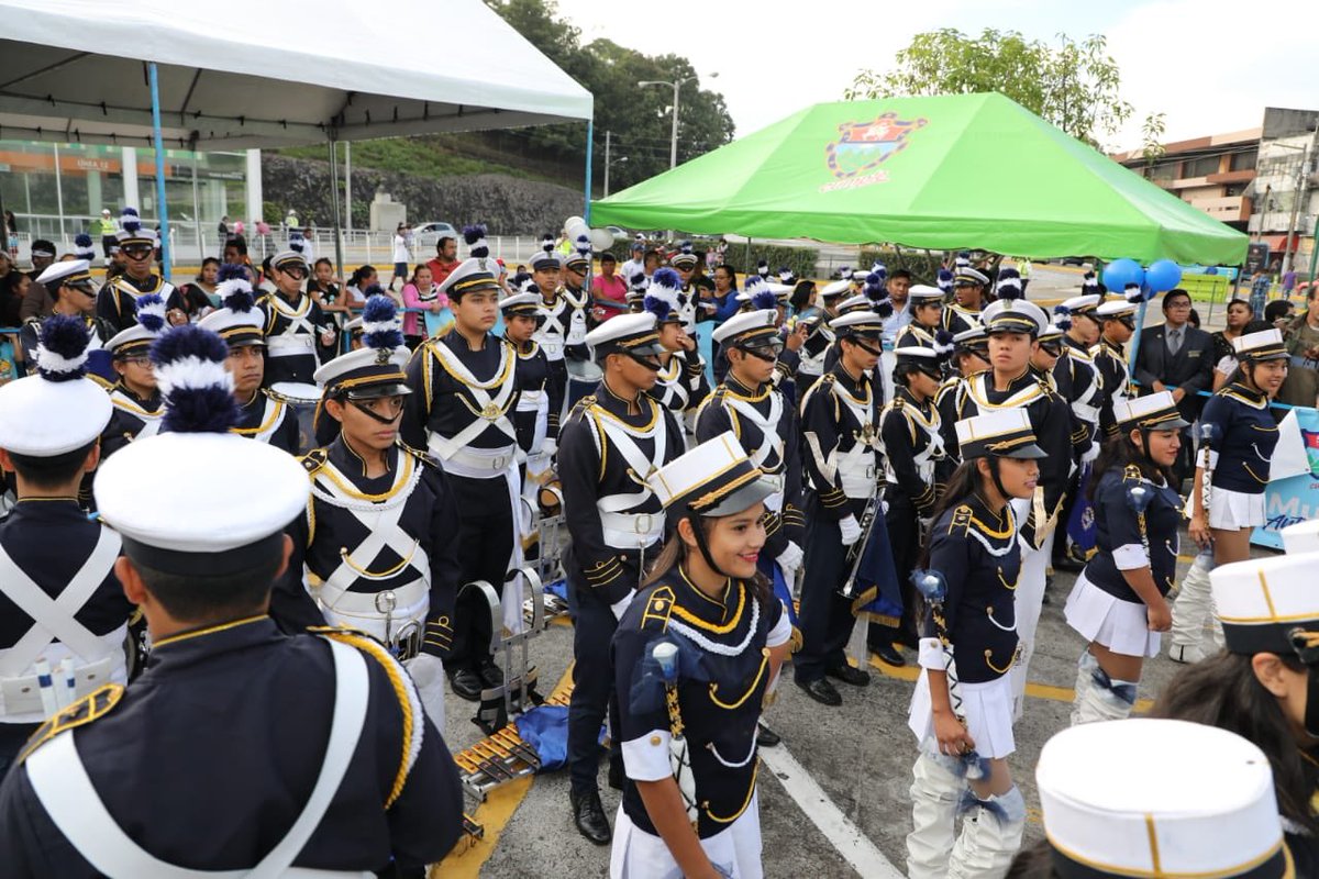 muniguate's tweet image. ¡Encendiendo el fervor patrio! Bandas escolares y batonistas ponen alegría en actividad cívica municipal que celebra a nuestra Guatemala 🇬🇹

#GuatemalaValeLaPena
#CivismoGT #MuniGuate