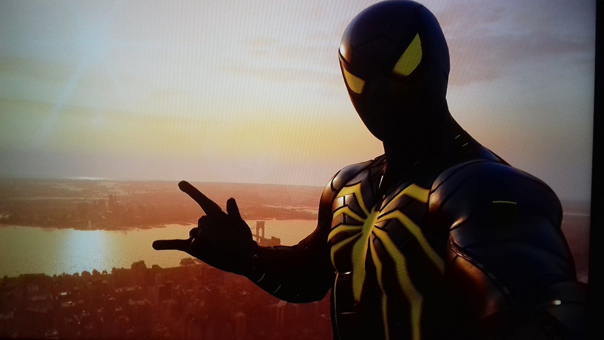 grainger_rickie's tweet photo. Annnnnd done brilliant game 10/10  #MarvelsSpiderMan #PS4share https://t.co/pYhc0ZDrPJ