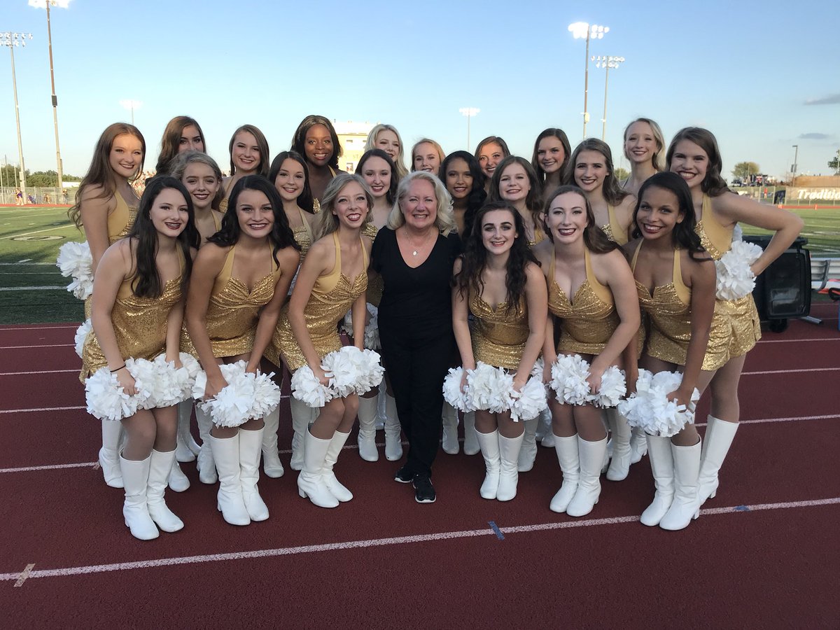 LSHSAthletics's tweet photo. Almost time for kick off! https://t.co/qjfzASvPY8