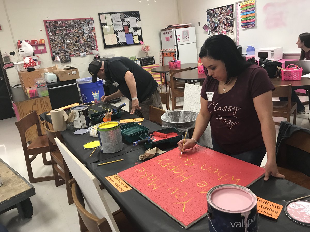 jacksonmszrod's tweet photo. Round 1 of Painting with a Twist...Jackson Edition! https://t.co/rK5dKWcD72