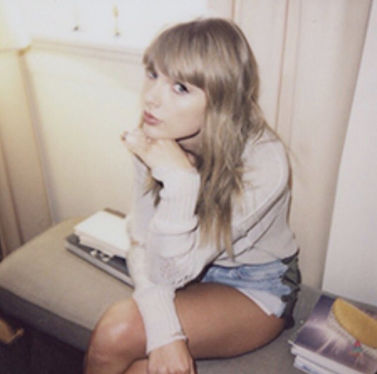 T SWIFT NEWS TH (slow) tweet media