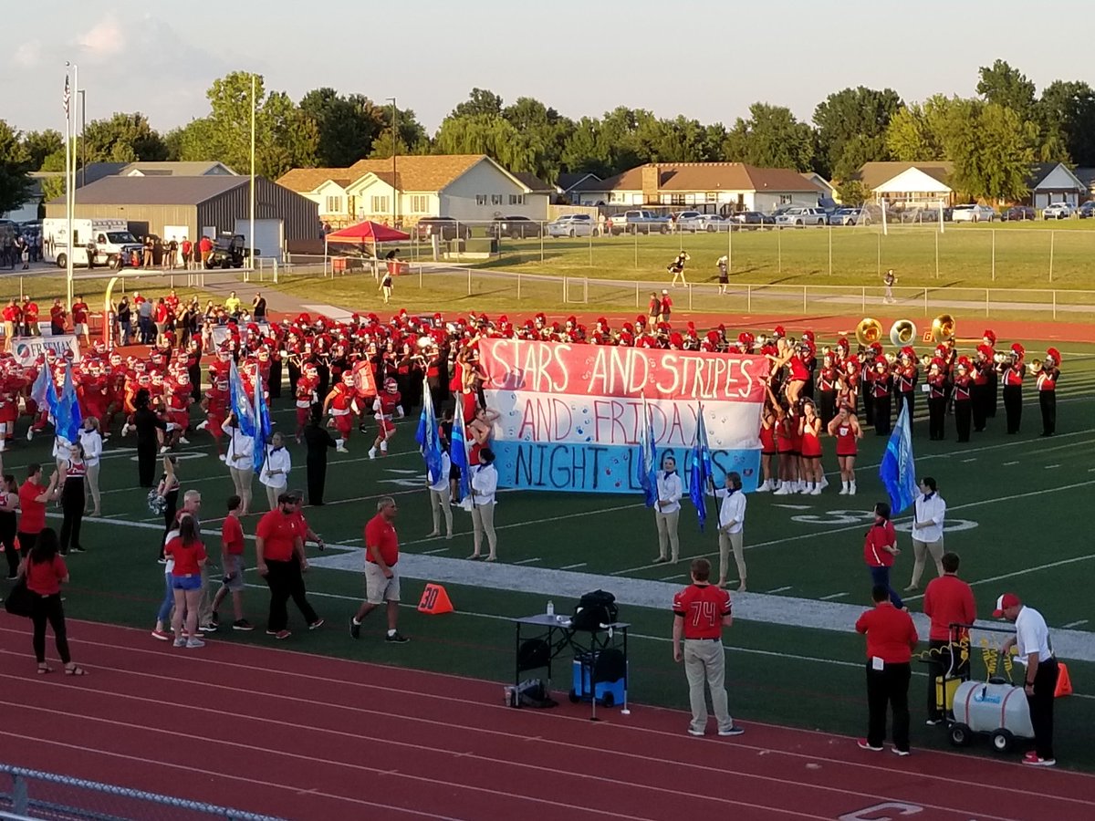 jemarlow's tweet photo. Go Bulldogs!
#StarsAndStripes
#FridayNightLights https://t.co/Lk5xgCCJsS