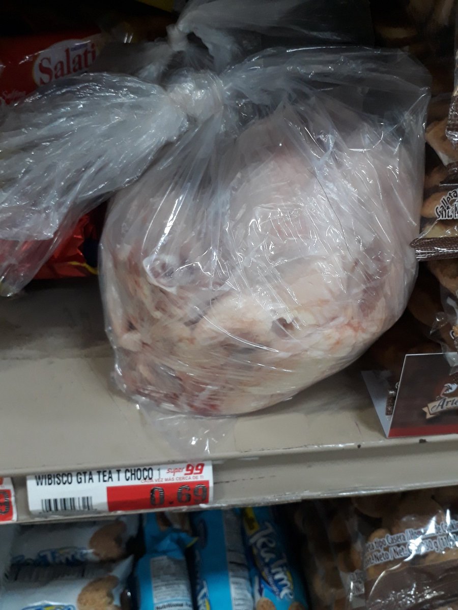 johanitagomez27's tweet photo. La gente debería de ser + consciente y + educada, si van a pedir algo y luego no lo quieren por lo menos llevelo donde es. Esto se vuelve tóxico al no seguir la cadera  de refrigeración y el super así mismo nos lo van a vender para no perder. https://t.co/8SHX9N8fxd
