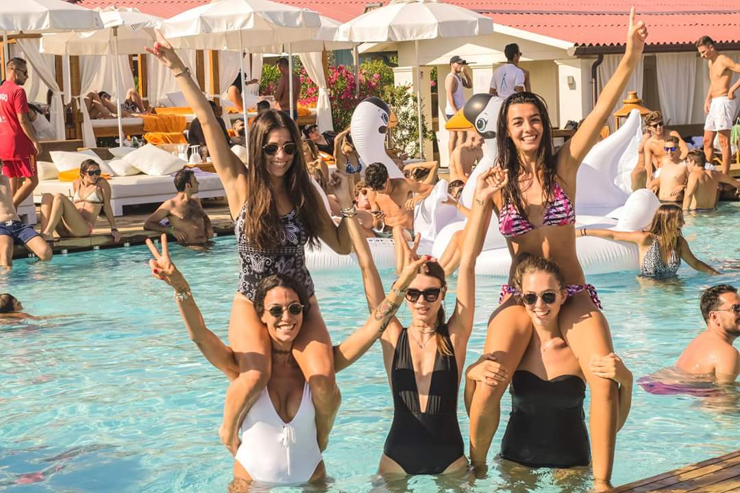 FIBAnews's tweet photo. Nikki Beach nuovo associato #Fiba @Confesercenti
 
https://t.co/NzZQIf4EwU https://t.co/FpGHaNgtTj