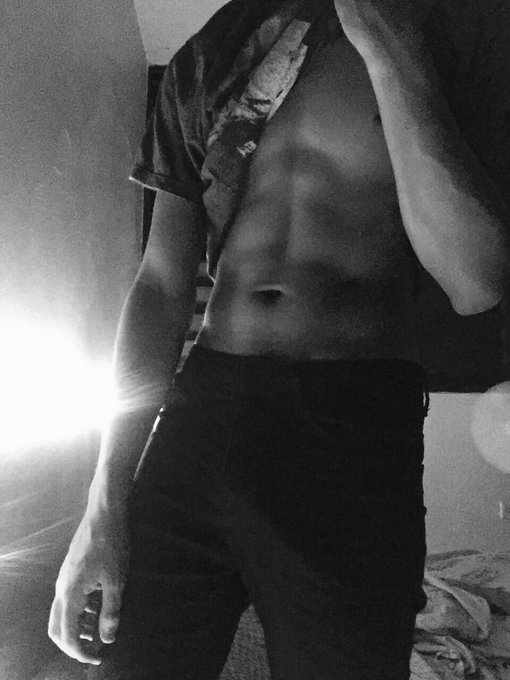 Well I&rsquo;ve made progress I think https://t.co/xvVuJLN1Ue<a href="/tag/newprofilepic"class="tags"><span>#newprofilepic</span></a>