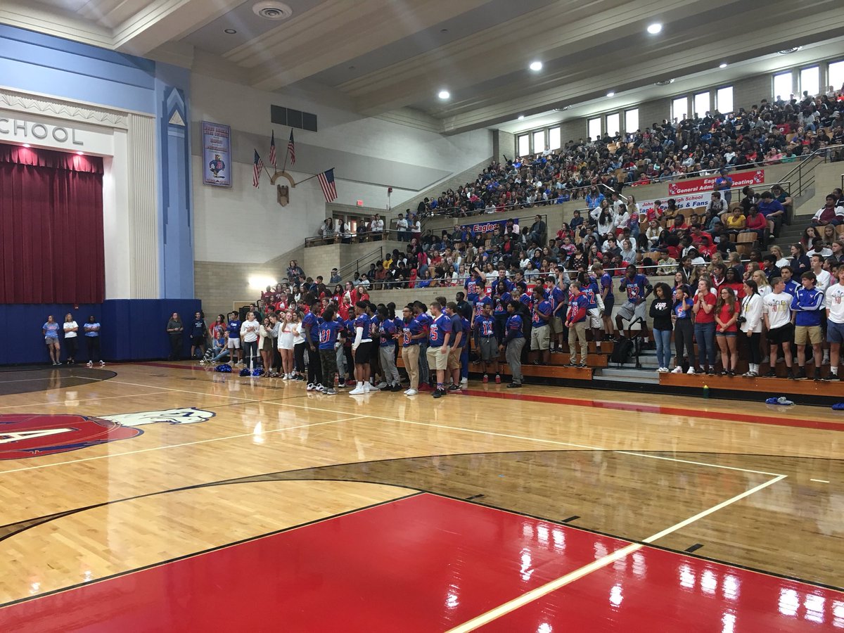 JAStudentGov's tweet photo. Go Eagles! Beat Penn!!! @johnadamseagles @JAParentGroup https://t.co/fCAK2fkD2g