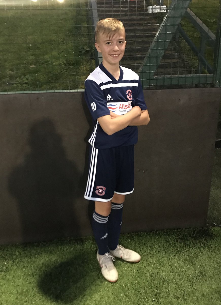 coach_elite's tweet photo. Owen from the U14’s sporting our new training kit for the season. Big thank you to our sponsor @Allseasglobal. Think you agree it looks very smart 👍🏻⚽️.
#oneclub
#blackandwhite ⚫️⚪️ https://t.co/sTeLwTdSaV