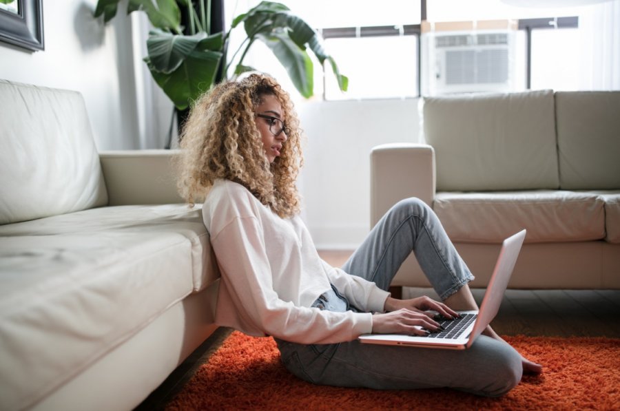 Valley_First's tweet photo. Switching financial institutions can be overwhelming. Our newest digital banking service, #ClickSWITCH makes it easy. Learn more in this @KelownaNow article, quoting our very own advisor, Erin Durber! https://t.co/fWUORClc4i https://t.co/QJBFPhzxfe