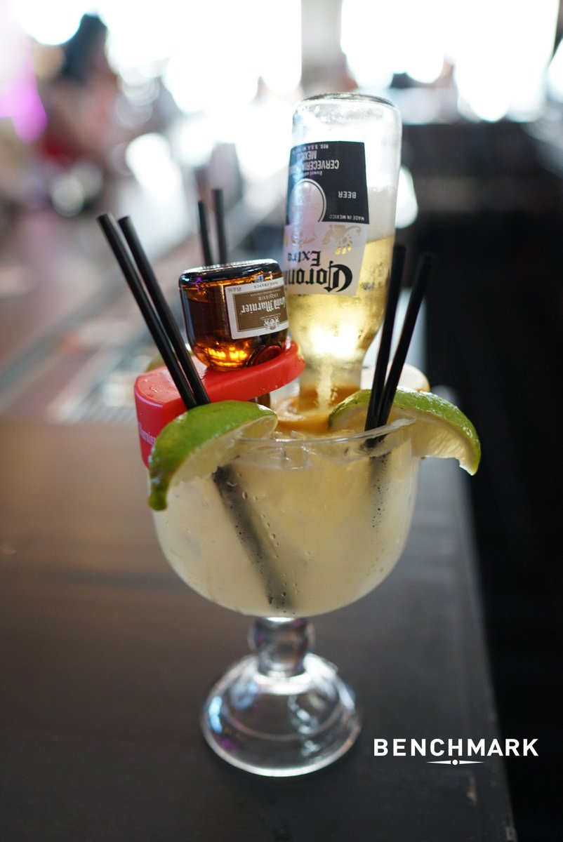 4cbars's tweet photo. It's a beautiful Friday! Start your weekend with La Margarita Diesel at #BenchmarkChi! 😎🍹 https://t.co/CEUwQZf6Kg