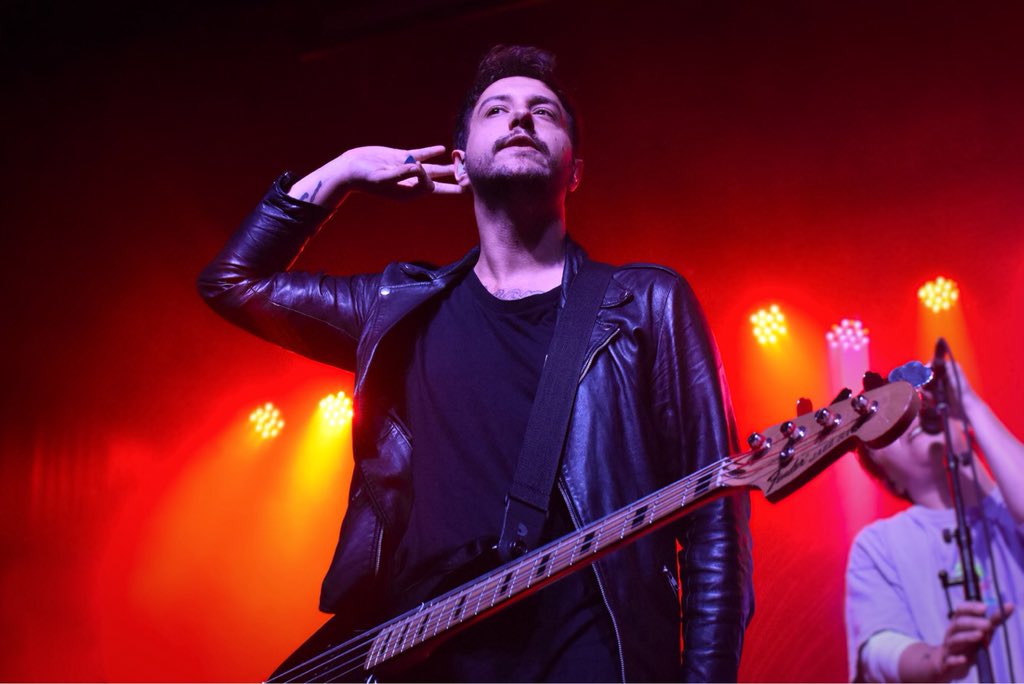gloryydan's tweet photo. Nothing But Thieves in Detroit at @StAndrewsHall! https://t.co/a5J870XN1S