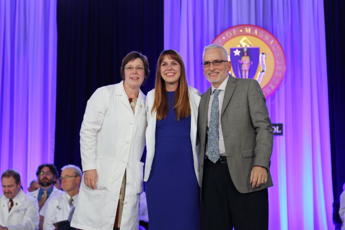 UMassChan's tweet photo. Congratulations, Class of 2022! You wear it well. #WhiteCoatCeremony #UMassMed2018 #MedEd https://t.co/FzcYDVu294