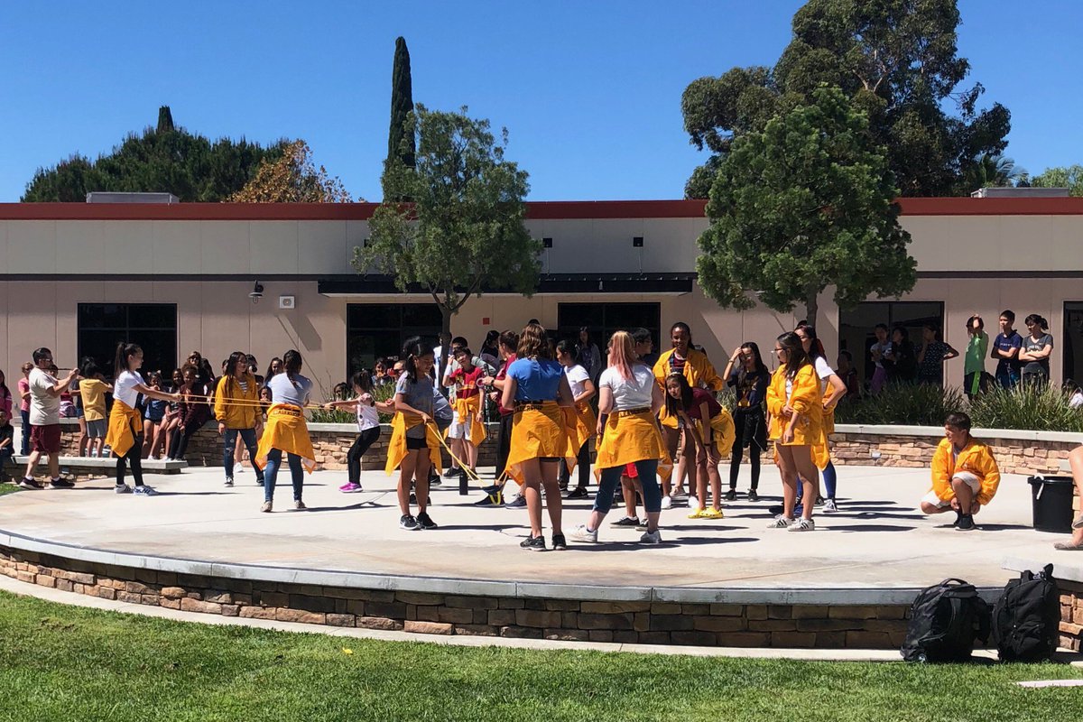 CMSCougarsDB's tweet photo. Students prepare to launch water balloons at Cougar staff "targets" as incentives for support of Community Club Ed Support Campaign.  Thanks for supporting this worthwhile cause https://t.co/fciaFxH3Tv