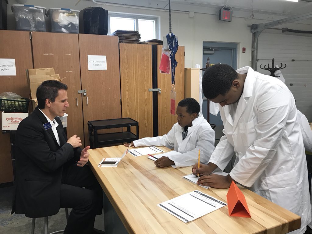 krodrequez's tweet photo. Had a blast as “patient #1” in @DeeAnnMoore1 @PLTWorg medical detectives class! @amcook63 @Dr_JoanaKing @MaryCordry https://t.co/auTaZcU9aw