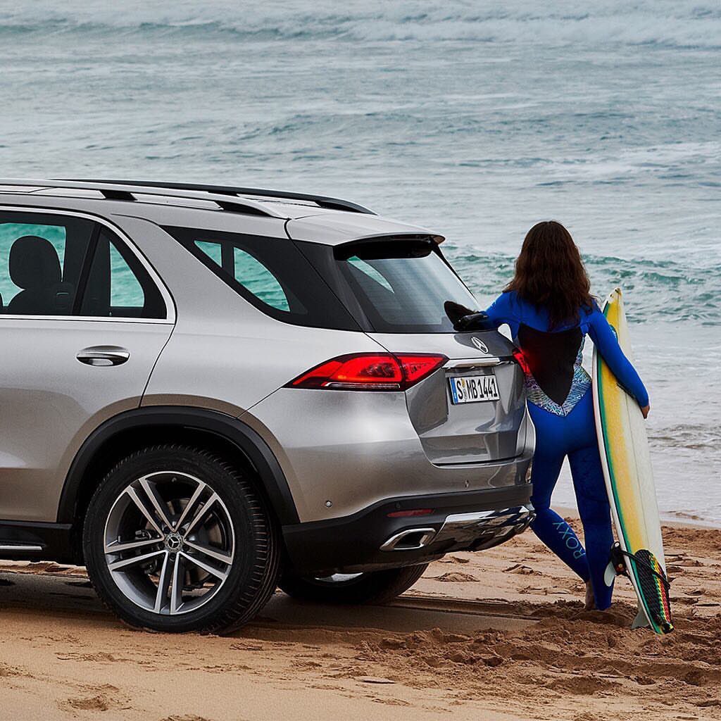MBCharlotte's tweet photo. Free-driving mode is a completely new off-road function in the GLE: if the GLE gets stuck in the sand, the suspension level is quickly &amp; automatically raised &amp; lowered several times, changing the ground pressure of the tires, improving traction, &amp; allowing the GLE to get free. https://t.co/WjrHzGWv5u