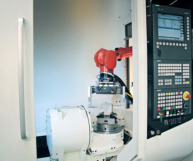 Siemens_CNC_US's tweet image. #DigitalTwins are available for #DirectControl-compatible @comaugroup  #robot arms to enable work in #Siemens NX CAM #Robotics. Learn more at Booth E134502 at #IMTS2018. #SINUMERIK #CNC #MachineTools #Digitalization