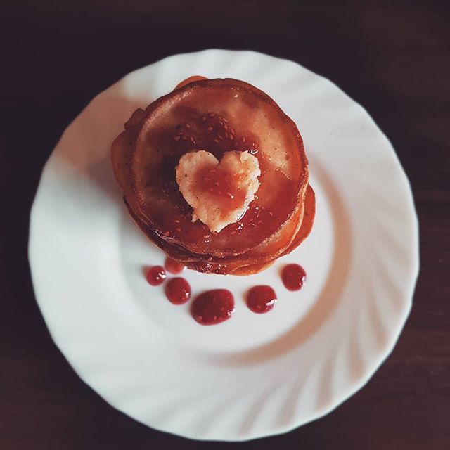 Silver_stonelt's tweet photo. Here we are👏👏👏😊😍🥞!!! #eeeeeats #foodiegram #eater #buzzfeast #eattheworld #onthetable #foodiesofinstagram #foodgasm #delicious #foodpics #fooddiary #foodart #foodography #tastespotting #jam #ourfoodstories #foodphotography #pancakes #blynai #mais… https://t.co/Jnp2HvC50P https://t.co/t8PdPmTfMF