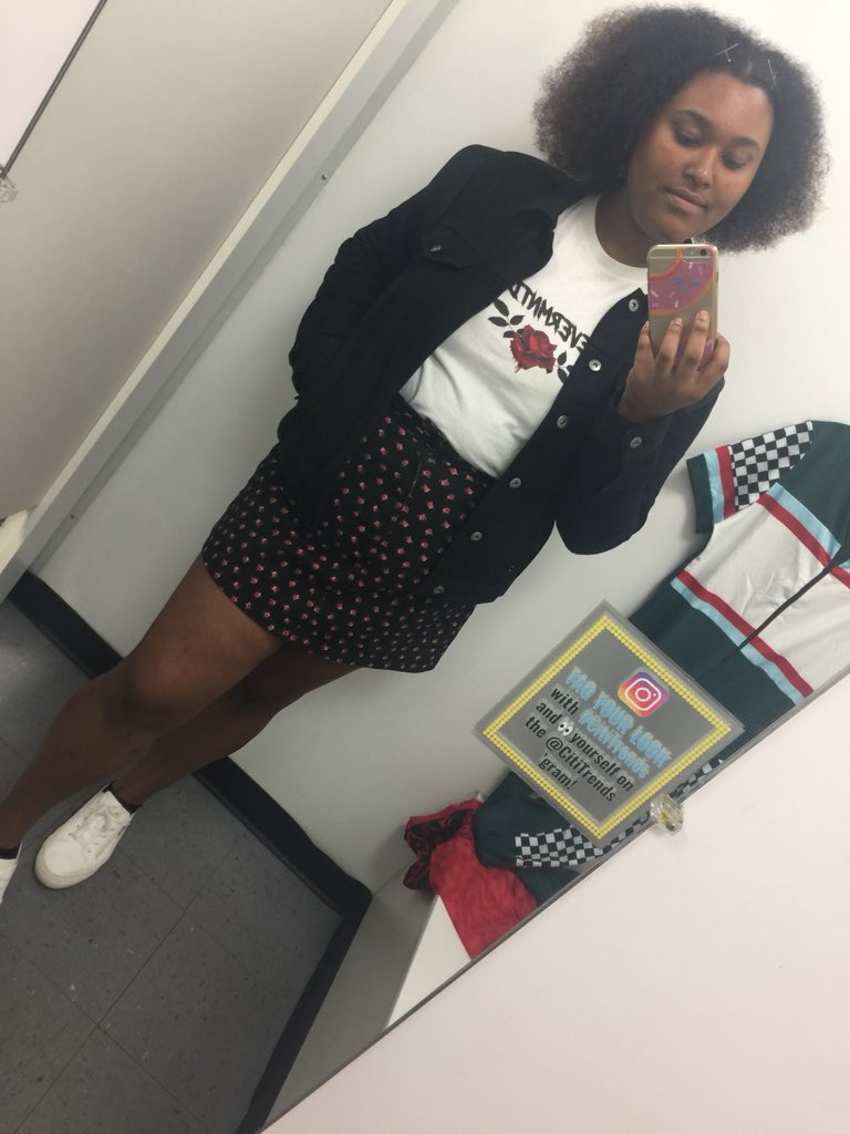 BenzROTE's tweet photo. Aye twitter… my fit haves something to say.🌹 I don’t really know what I was going with that^ but I love this shirt. https://t.co/EY7trLPJUA