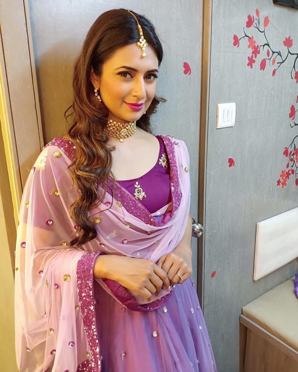 DivyankaClub's tweet photo. Happy Ganesh Utsav to all💜

@Divyanka_T https://t.co/yKhdgjCdSf