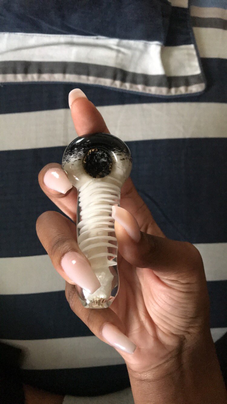 2 pic. Got my nails done and a new piece. 💨💅🏾 #findom @rt_sub1 @rtfindompromo @RTDoms @RTpaypiggy @RT4D1 @retweetempire @BrokeRTPig @jennyjjjenkins @dirkhooper @Thesick_man @RTP1G @RTPork @ebonydompromos @blackbullrt @BlkFmSupremacy https://t.co/WDlkfAM3FH