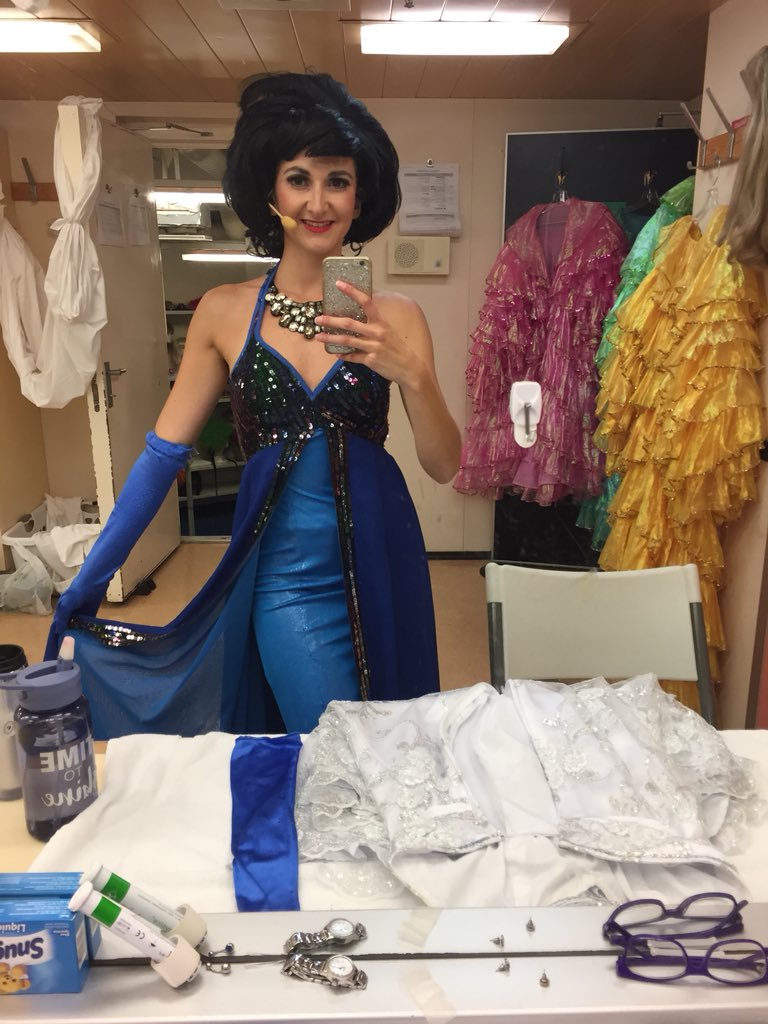 KayVHindmarsh's tweet photo. Have been super quiet on here but have been having a blast opening shows with this lovely team! Loving my new ‘Respect’ dress and finding some cute places in LA today 😍🐦 #singerdancer #musicals #motorcity #studiovip #playlistproductions https://t.co/DNS8Ngv9Yo
