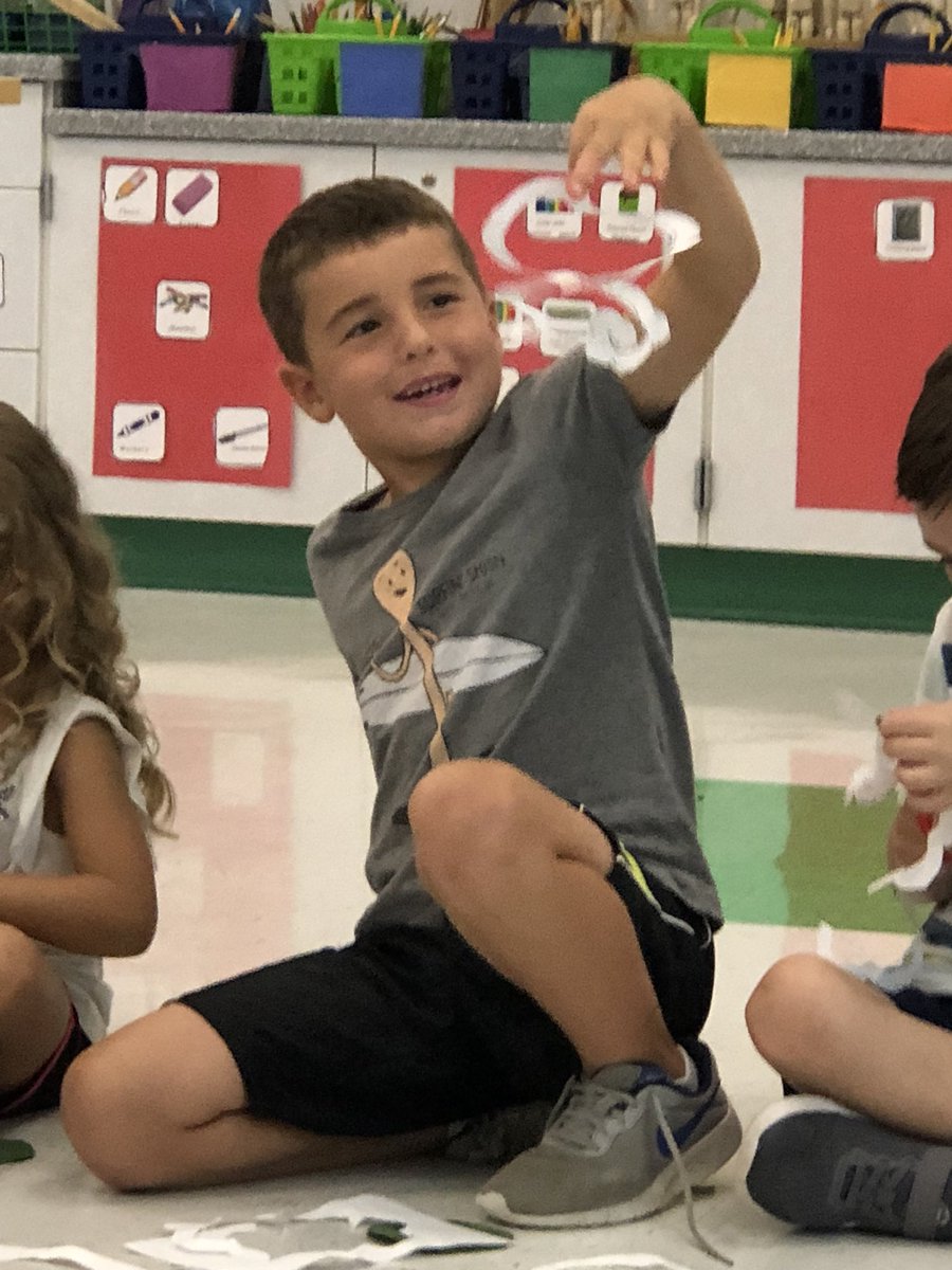 Jmschickel42's tweet photo. G1 Ss developing scissor skills & celebrating Dots. What strategies do you have for cutting Dots & spirals from paper? These Dots will become part of colaborative collages!
Connection made: โItโs like a spring!โ
@StratfordLndgES #DotDay2018 #developskill https://t.co/yuZGVE3CCk