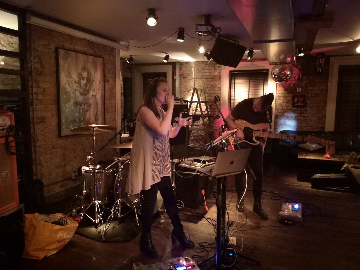 IamtheHiggster's tweet image. . @SOThieves opening for #spamfest

Incredible. Simply incredible.

@SpamellaB Happy Birthday