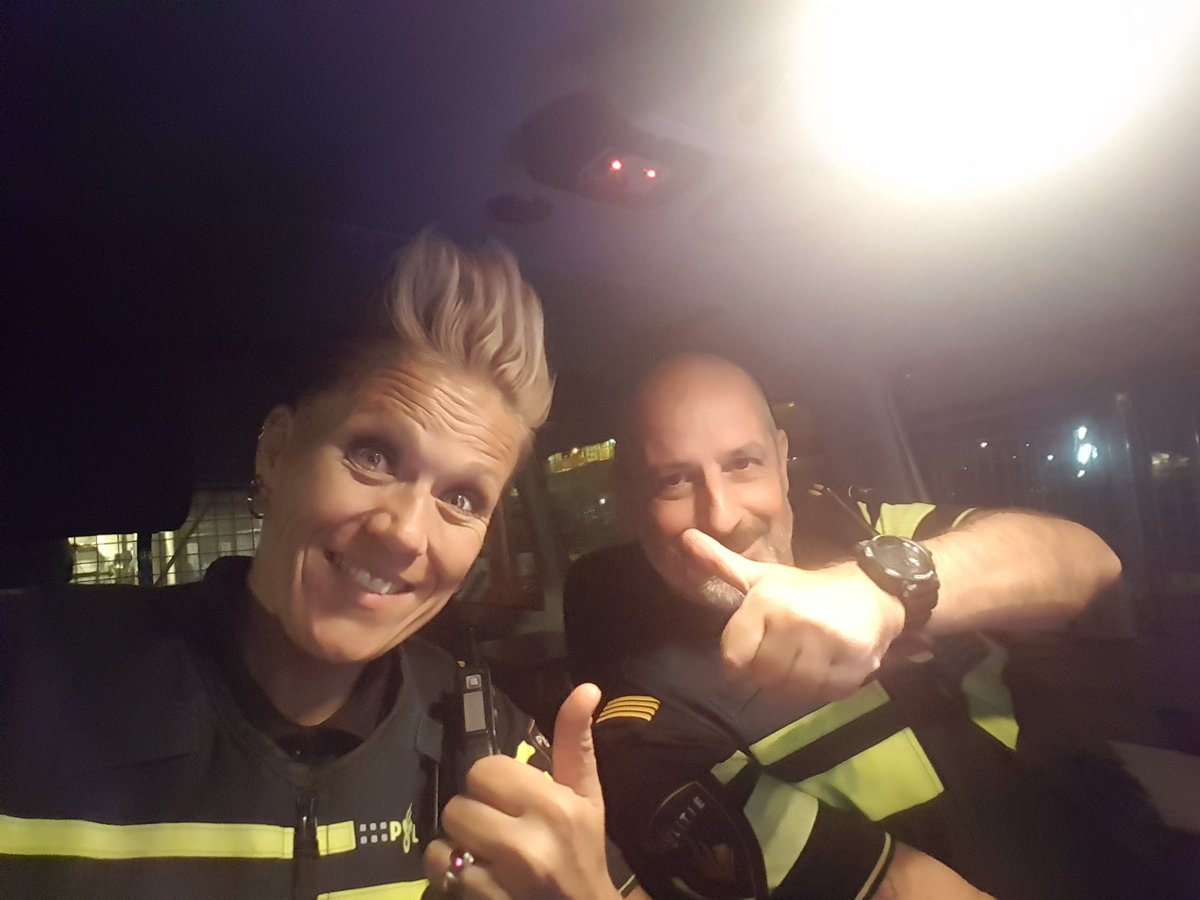 WA_HIA2's tweet photo. Alweer bijna einde dienst..gaat snel als je lol hebt..nou ja als het druk hebt en met een gezellige collega zit 🤣🤣 Ik wens julie nog een fijne avond en tot morgen! #daaag https://t.co/fkyal07wr3