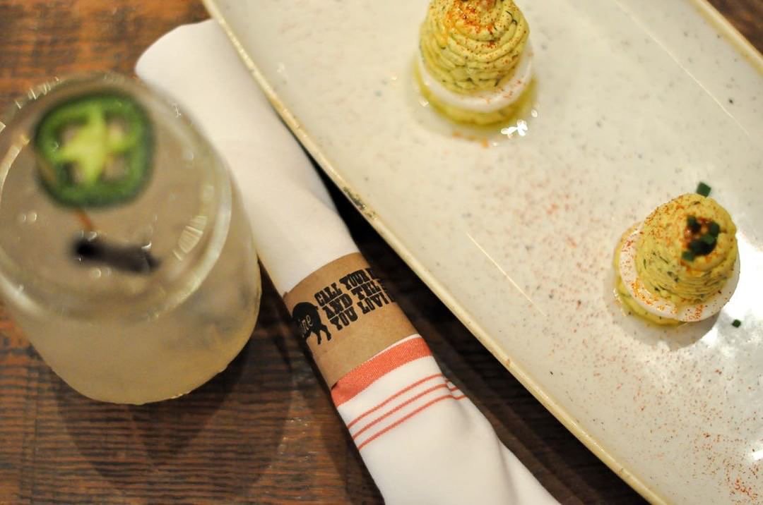 It's Friday –– come by for a well-deserved #cocktail and #supper to top off your #Friday night. | 📸: @crp__ #YUM