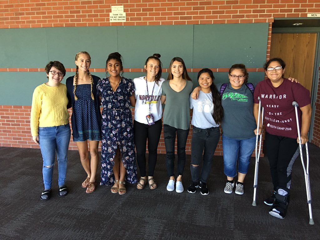 CoFpanthers's tweet photo. COF is back!!! Ask these ladies if you have any questions or want to join! #wereback #friends https://t.co/gFLvEw4LGl
