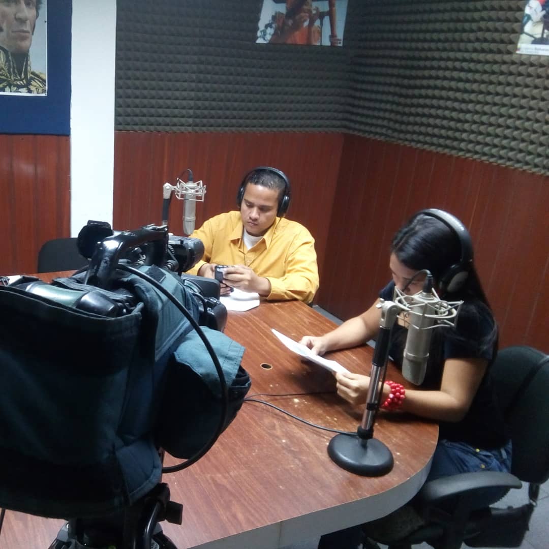 Alexandra_Azj's tweet photo. Hoy viernes activos en el programa @EnBatalla_AP por ideológica 99.5 @Ideologica995 y #ApureTv @apuretvoficial
Con @SoyOscarVivas @PartidoPSUV
#ChinaYVenezuelaHermanos https://t.co/sa3YZYn4ho