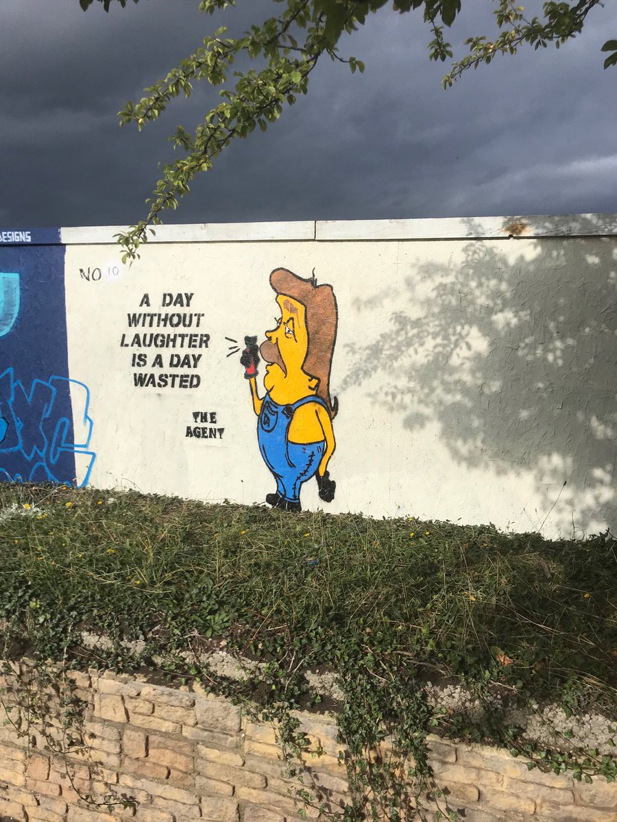 andrew_c_simon's tweet image. Great reminder on the walk back from work #cheltpaintfest