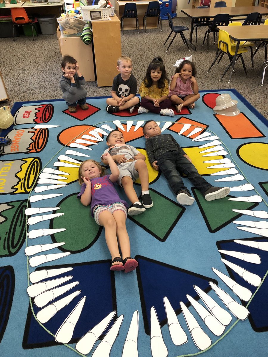 alisa_ann_hart's tweet photo. My preschool paleontologists on a hunt for T-Rex teeth! How many brave preschoolers fit in a T-Rex mouth? #welovedinosaurs #EmporiaProud #MaynardMonkeys https://t.co/vPwhOazbtL
