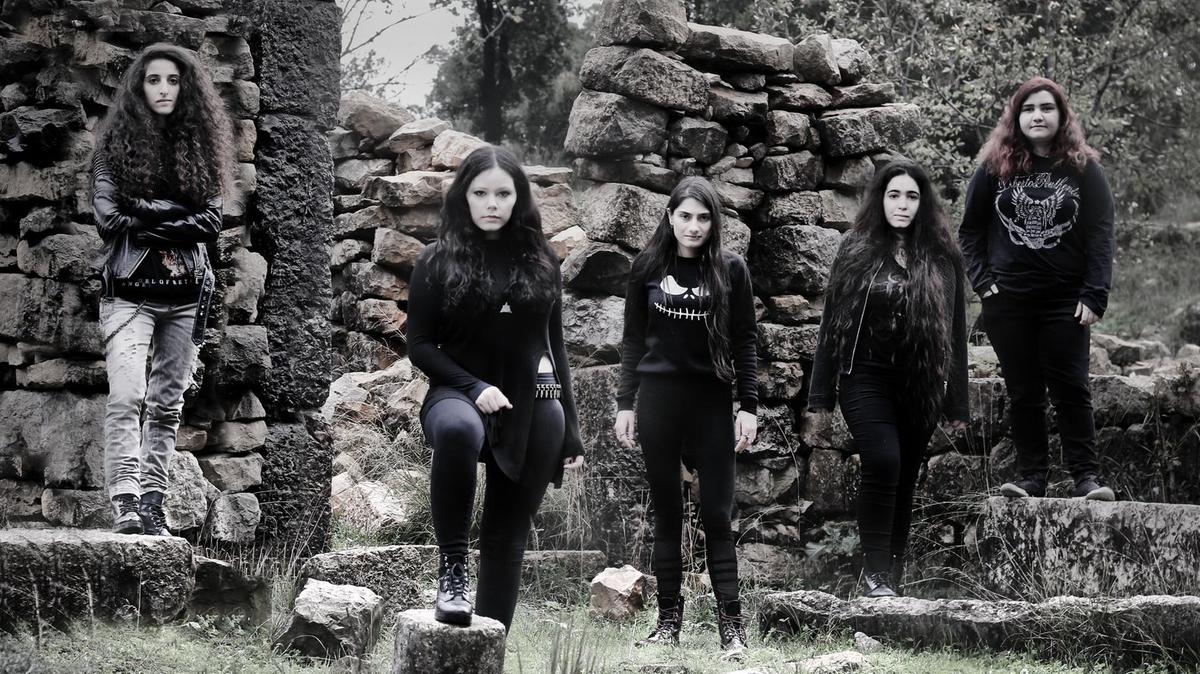 meiartsculture's tweet image. .@SirensTo, the first all-female metal group in #Lebanon, are defying gender norms and the all-male dominated field one song at a time. 

cnn.com/2018/09/09/mid…