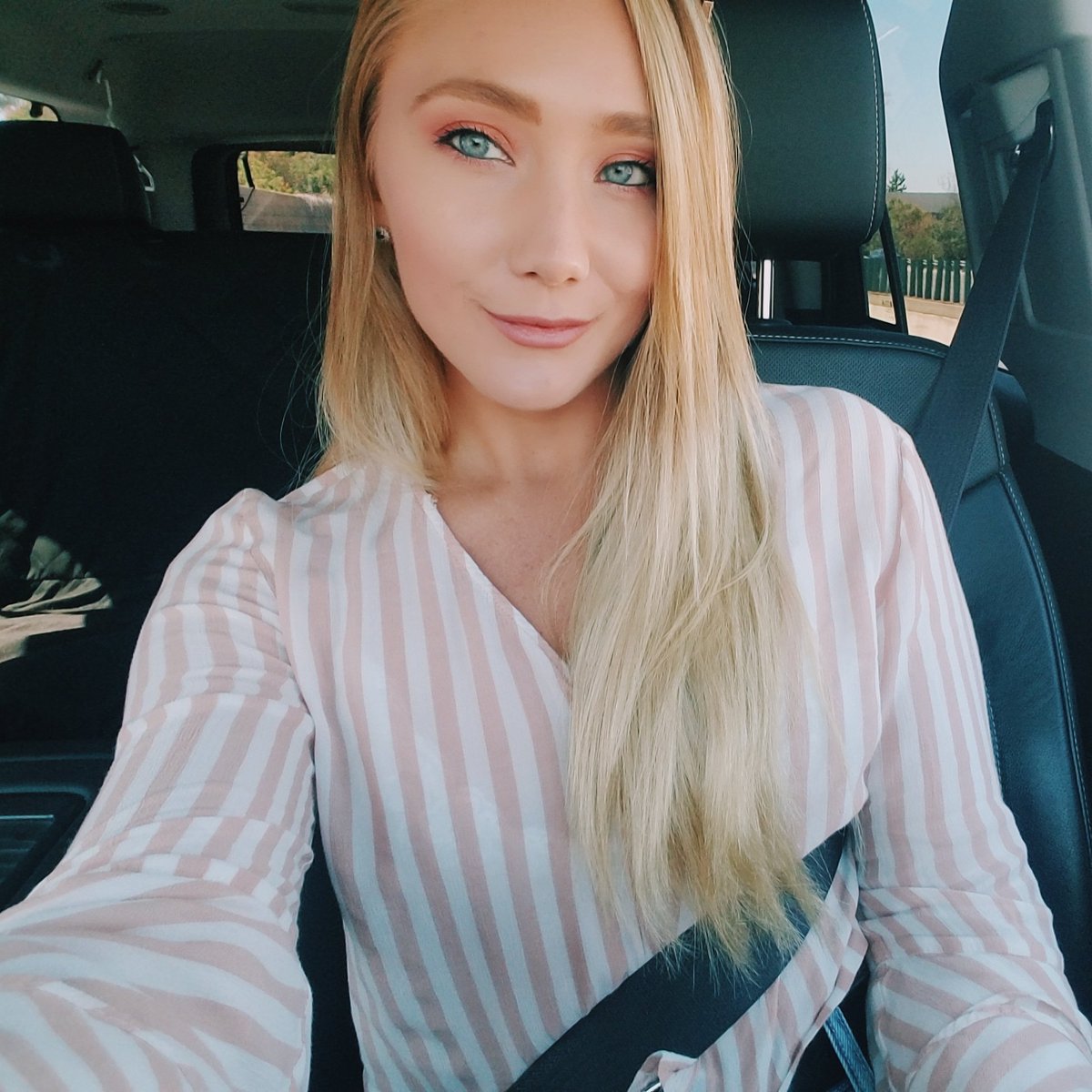 Aj Applegate A.J. Applegate Bio, Wiki, Age, Net Worth, Figure, Photo