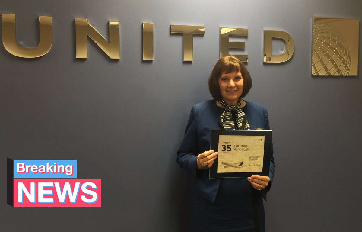 texasmartins's tweet photo. Anniversary in the house! Congrats Chris Ashbaugh on 35 years🎂🎉🎈🎁@united @weareunited @crystalhIAH #BeingUnited #UAIFSbaseIAH #UAIFSRecruiting https://t.co/KNYfgrnfnd