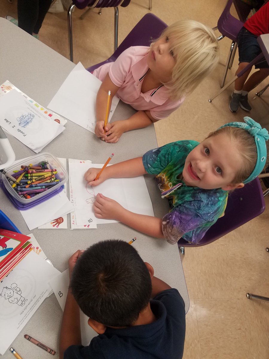mrsnoegel's tweet photo. CKLA Fables #beginningmiddleandend. Love my job! Seeing them grow every day! https://t.co/bBAnrKs4ur