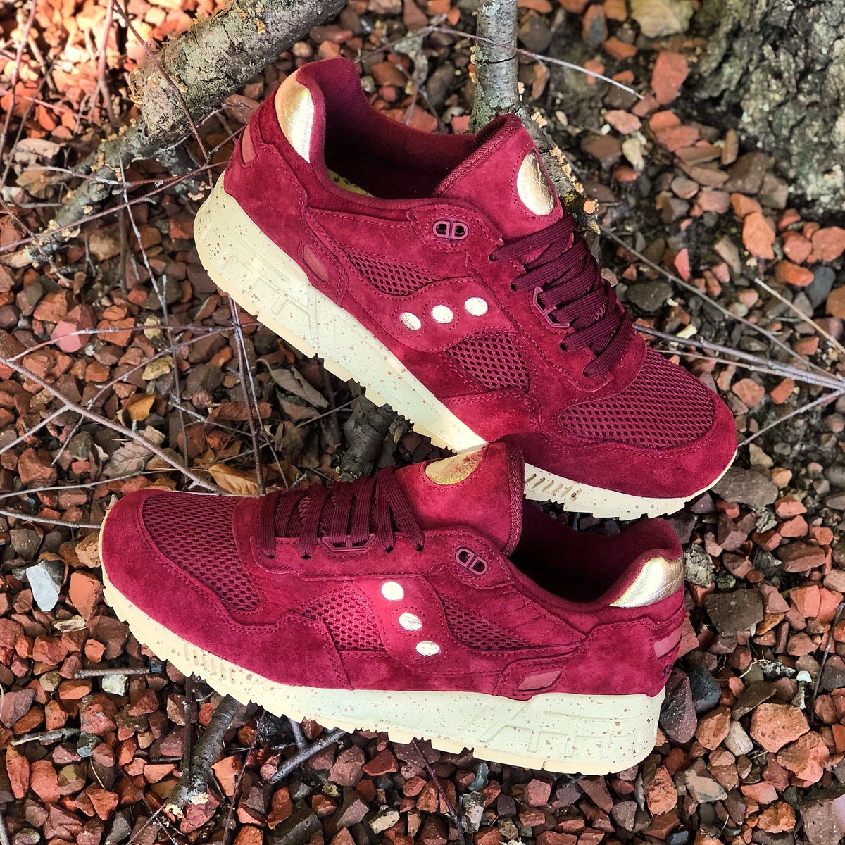 thefullkit's tweet photo. The “Gold Rush” pack from Saucony Originals is now in stock. Come join the Shadow Club! #downtowniowacity #iowacity #downtowndavenport #sauconysneaks #shadowmob #shadowlurking #shadow5000 https://t.co/9yVUJaJdbT