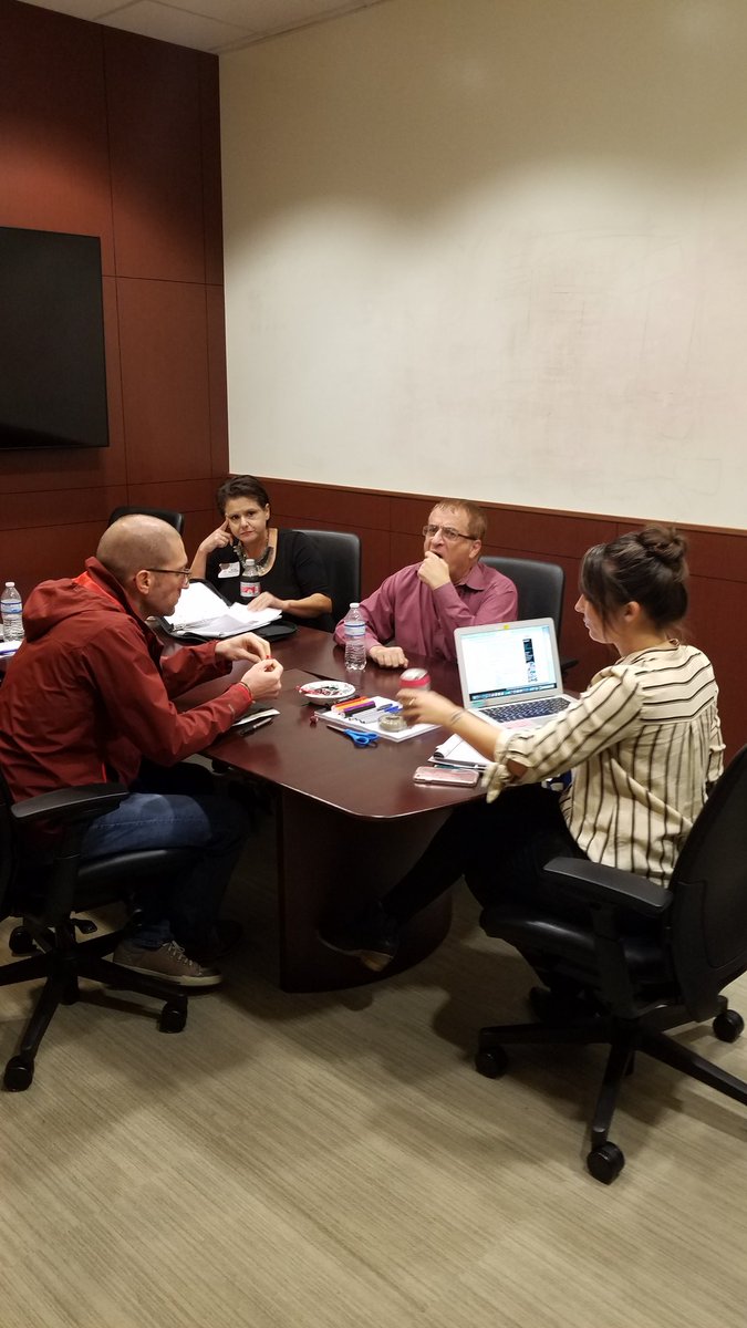 TxStCoSearch's tweet photo. Step 4: The Collaboration 👩🏾‍🎓👨‍🏫👩‍🎨👨🏾‍🎨

#TXST #CoSearch2018 #CoSearch #research  #collaboration https://t.co/RS0KeI7fXi