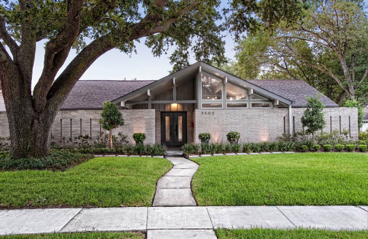 dream_house247's tweet photo. MidCentury Style House • Exterior : 

✨ Choose 1 , 2 , 3 or 4 ? https://t.co/h8Q5zstOcZ
