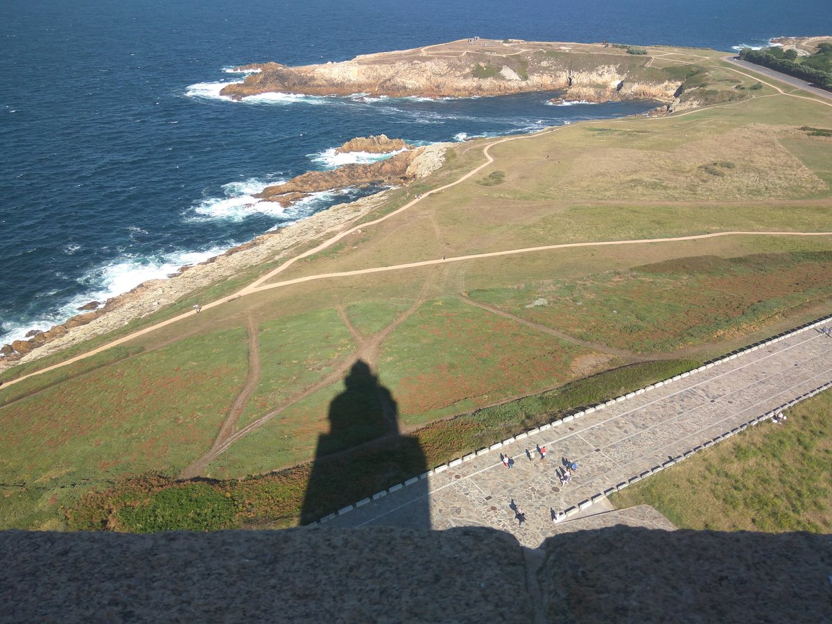 lirtyse's tweet photo. Las vacaciones llegan a su fin...
Ayer tocó subir a la Torre de Hércules (os dejo un fotito que hice desde arriba) y hoy tardecita con el señorito @Cabeza_d_cartel 😊
Mañana ya de vuelta a casita...
Buenas noches! 😘
#finaldevacaciones #galiciacalidade https://t.co/cH0Ym1zSOa