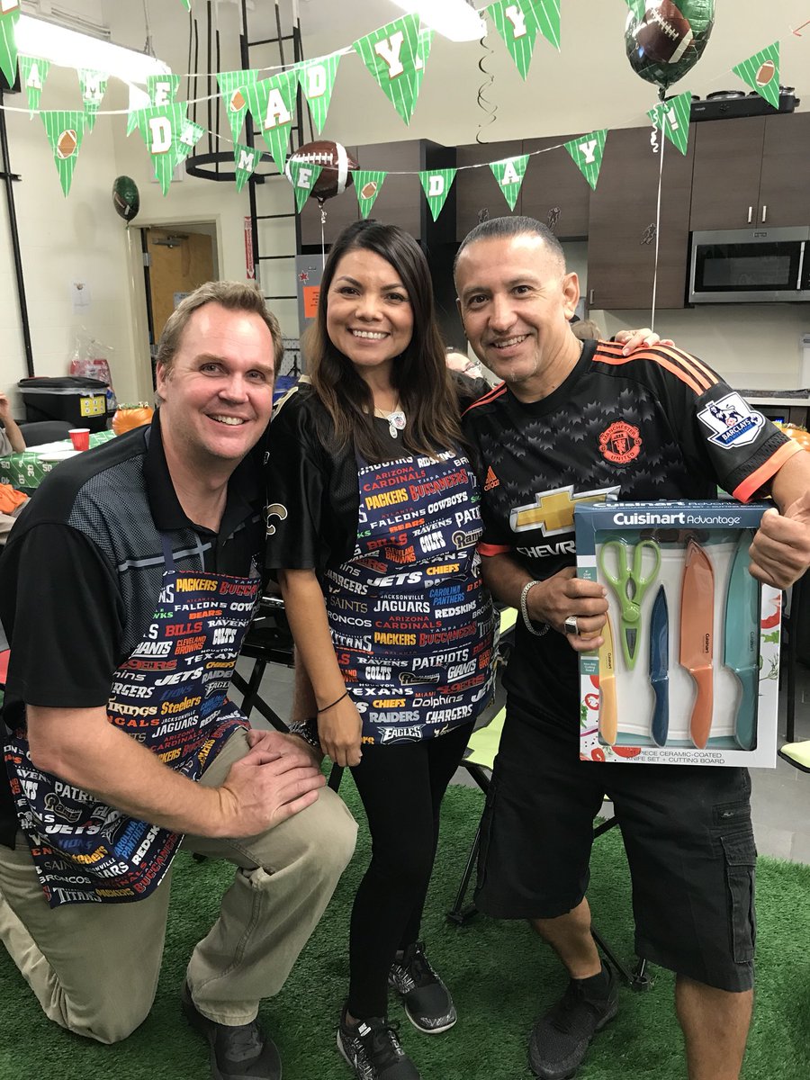 Brea1072's tweet photo. Associate’s choice! Taking time to recognize associates throughout the store for all their hard work and dedication! #SuccessSharing2018 @JabarrBean @Allen83hd @NotoKara https://t.co/pXyifqAKTG