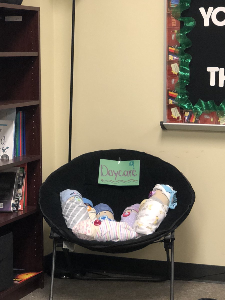@simmons_kaya the students take their role of being a parent very seriously! 👶🏼🐊